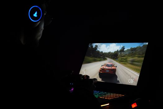 Read more about the article Will a BLUETTI Elite 300 Power a Gaming Laptop (14.2Hrs)