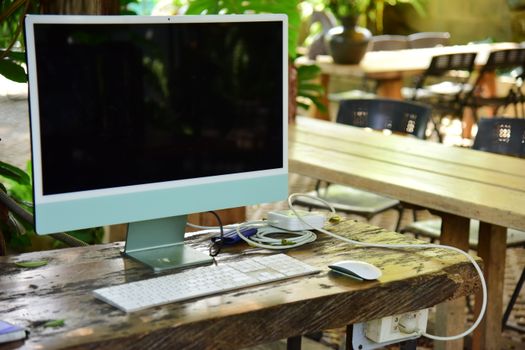 Read more about the article Will a BLUETTI Elite 300 Power a Office Desktop PC (12.8Hrs)
