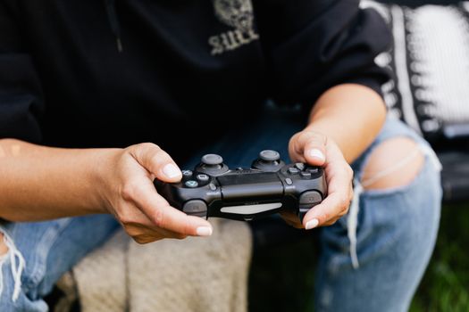 Read more about the article Will a MARBERO Portable Power Station 88Wh Power a PS5 Gaming Console (0.4Hrs)