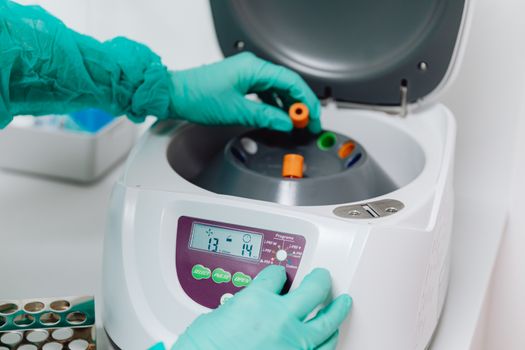 Read more about the article Will a BLUETTI Elite 300 Power a Lab Centrifuge (12.8Hrs)