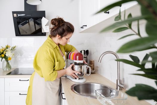 Read more about the article Will a MARBERO Portable Power Station 88Wh Power a Stand Mixer (0.2Hrs)