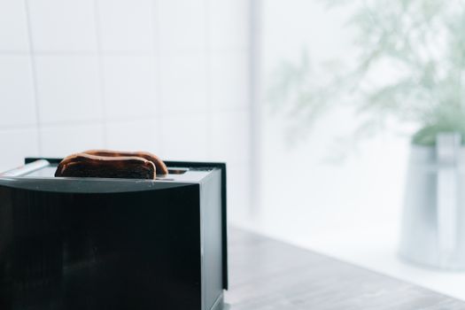 Read more about the article Will a MARBERO Portable Power Station 88Wh Power a Toaster 2-Slice (0.1Hrs)