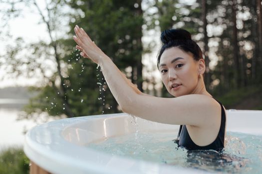 Read more about the article Will a BLUETTI Elite 300 Power a Whirlpool Therapy Tub (1.7Hrs)